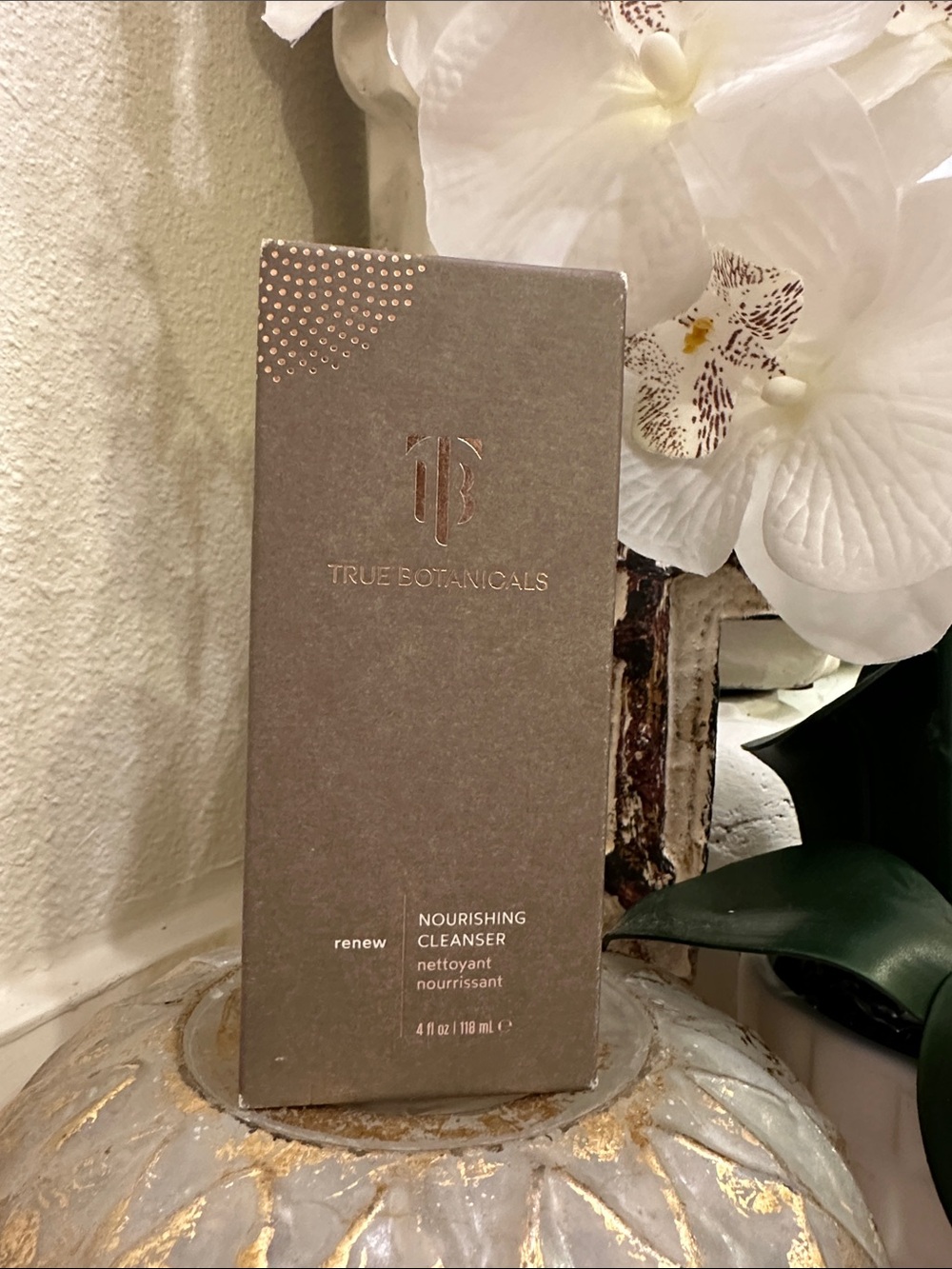 True Botanicals Renew Nourishing Cleanser — Brown
